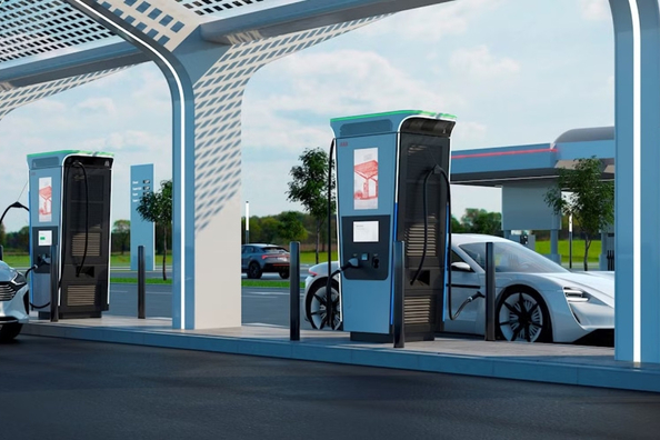 Elektrische auto opladen bij een tankstation: complete gids
