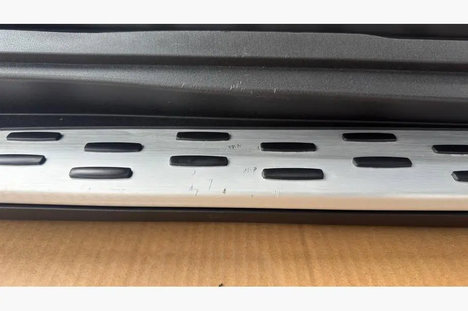 Kia Stonic 2017– Outlet Side steps – origineel design (zonder bouten, 2 stuks) Image