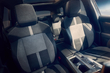 Review van de moderne elektrische crossover Opel Grandland Electric foto 5