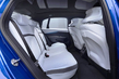 Review BMW i3 2026: nieuwe elektrische sedan van Duitse fabrikant foto 7