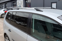 Volkswagen Touran 2010–2015 Chroom dakrails Metalen montagevoeten foto 1