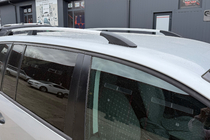 Volkswagen Touran 2010–2015 Chroom dakrails Metalen montagevoeten foto 3