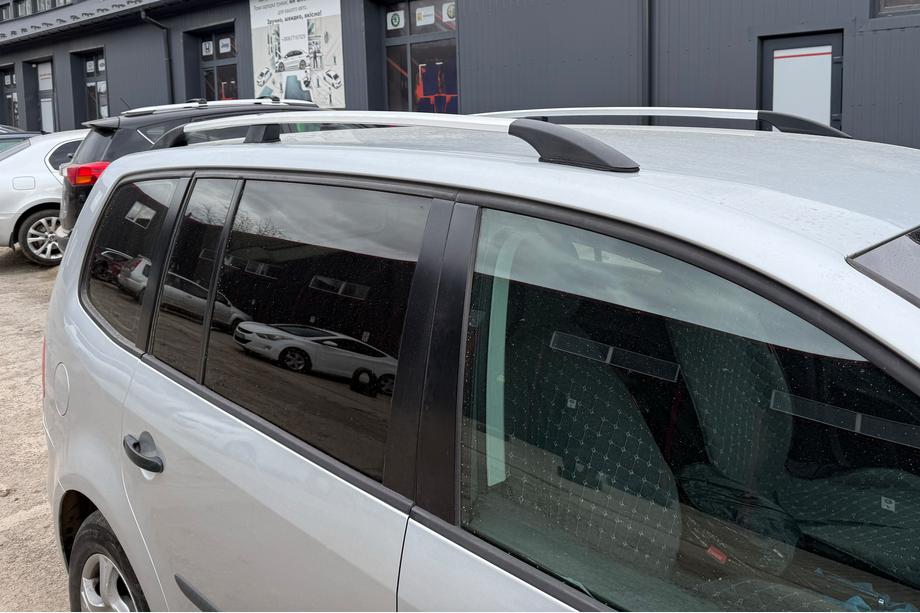 Volkswagen Touran 2010–2015 Chroom dakrails Metalen montagevoeten Image
