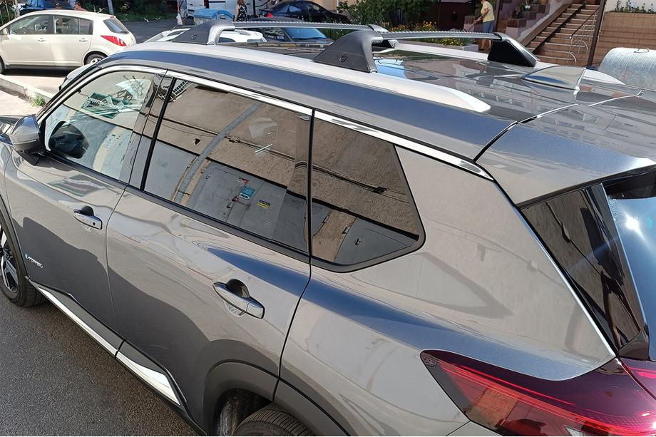Nissan X-trail T33/Rogue 2022– Dakdragers (dwarsbalken) voor geïntegreerde dakrails OEM (2 stuks) Zwart Image
