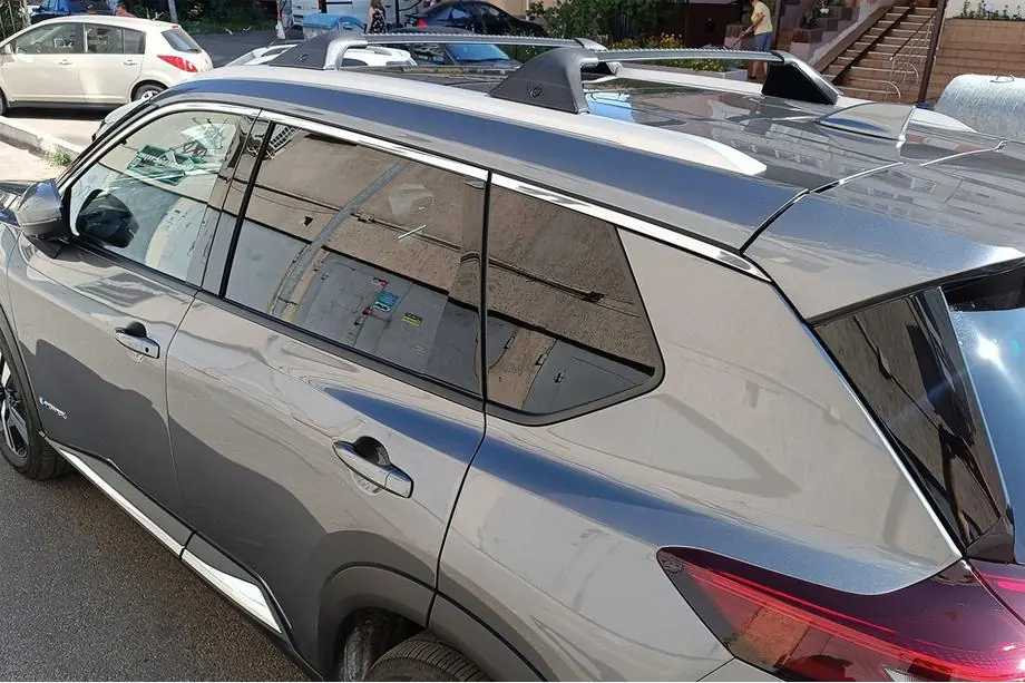 Nissan X-trail T33/Rogue 2022– Dakdragers (dwarsbalken) voor geïntegreerde dakrails OEM (2 stuks) Image