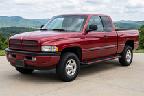 Dodge RAM (BR/BE) 1994–2002 Side steps Maya Red (2 stuks, aluminium) foto 1
