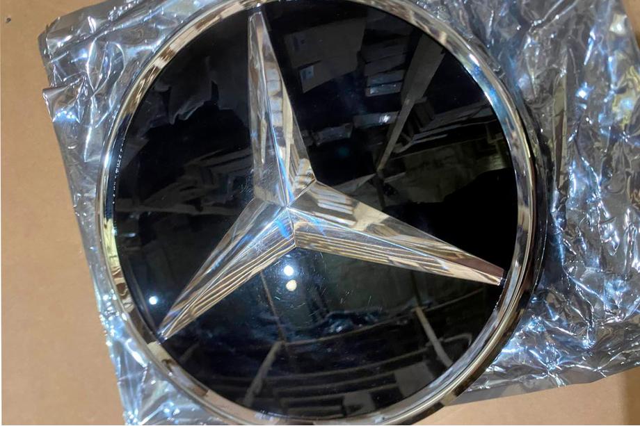 Mercedes GLE/ML-klasse W166 2011–2018 B-keus: Voorembleem onder glas, chroomrand a0008880111 (voor GLE) Foto 2