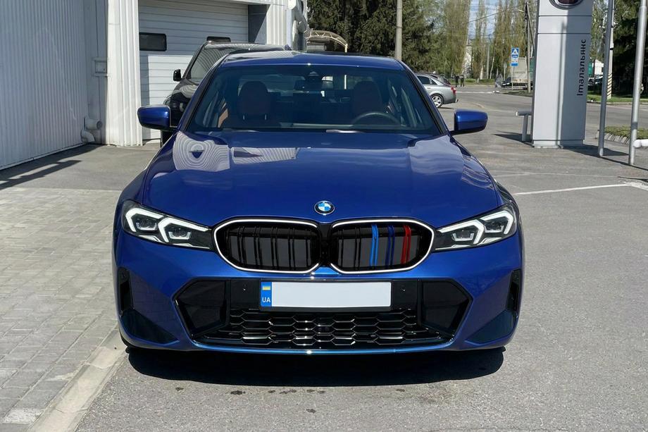 BMW 3 Serie G20/G21 2018– M-Color LED nierengrille (2022+, hoogglans zwart) Image
