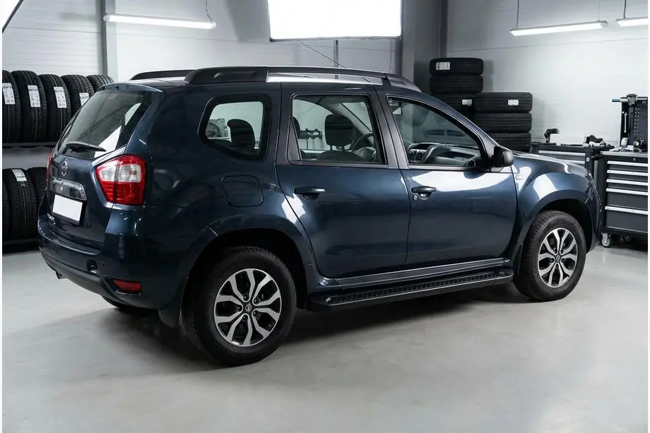 Nissan Terrano 2014– Allmond Black side steps (2 st., aluminium) Image