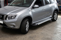 Nissan Terrano 2014– Zijdrempels Vision New Grey (set van 2, aluminium) foto 1