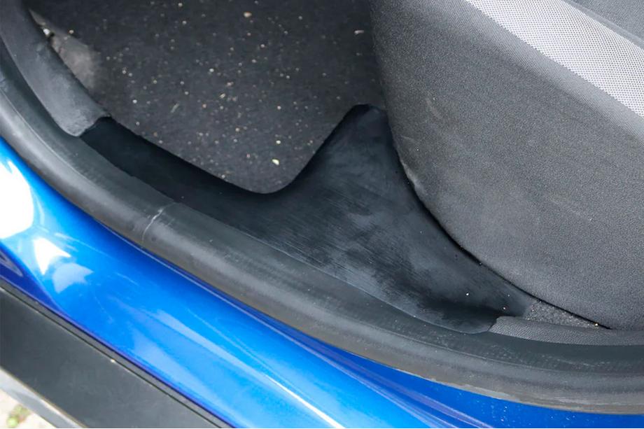 Dacia Duster 2018–2024 Interieur dorpellijstbeschermers EuroCap (4 stuks, ABS) Image