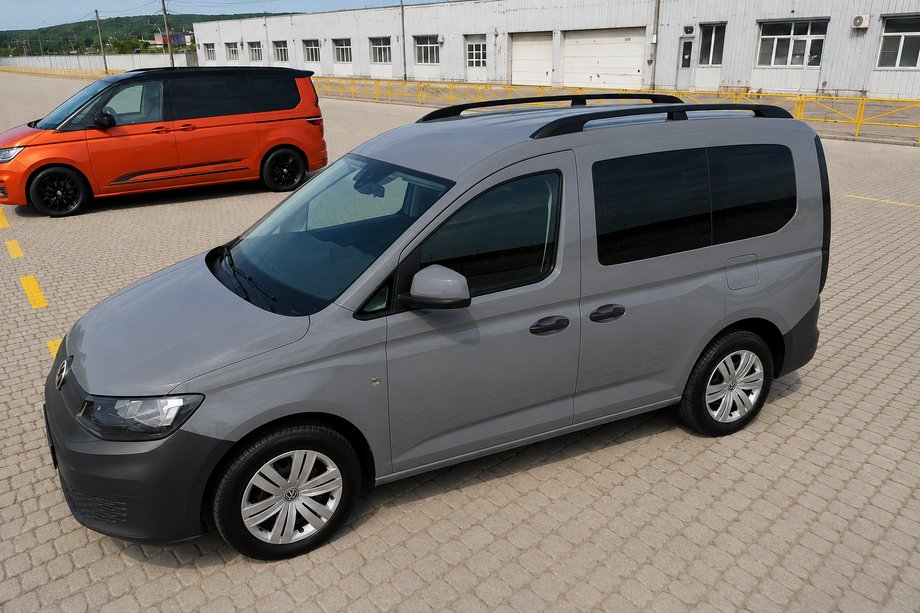 Ford Connect 2021– Zwarte dakrails (Turks design) Standaard, kunststof voetjes Foto 4