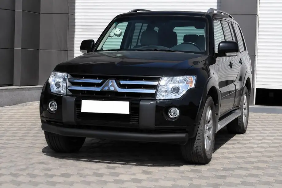 Mitsubishi Pajero Wagon III 1999–2006 Bullbar ST008 Black (RVS) Image