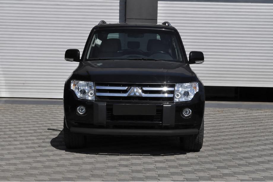 Mitsubishi Pajero Wagon IV 2006–2021 Bullbar ST008 Black (RVS) Image