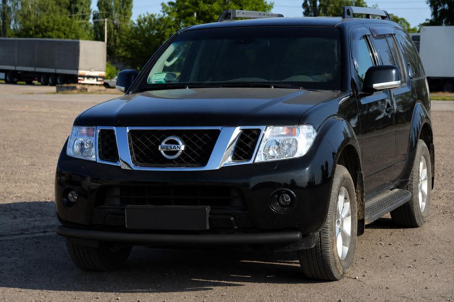 Nissan Navara 2006–2015 Voorbumperbescherming ST008 Black (RVS) Image