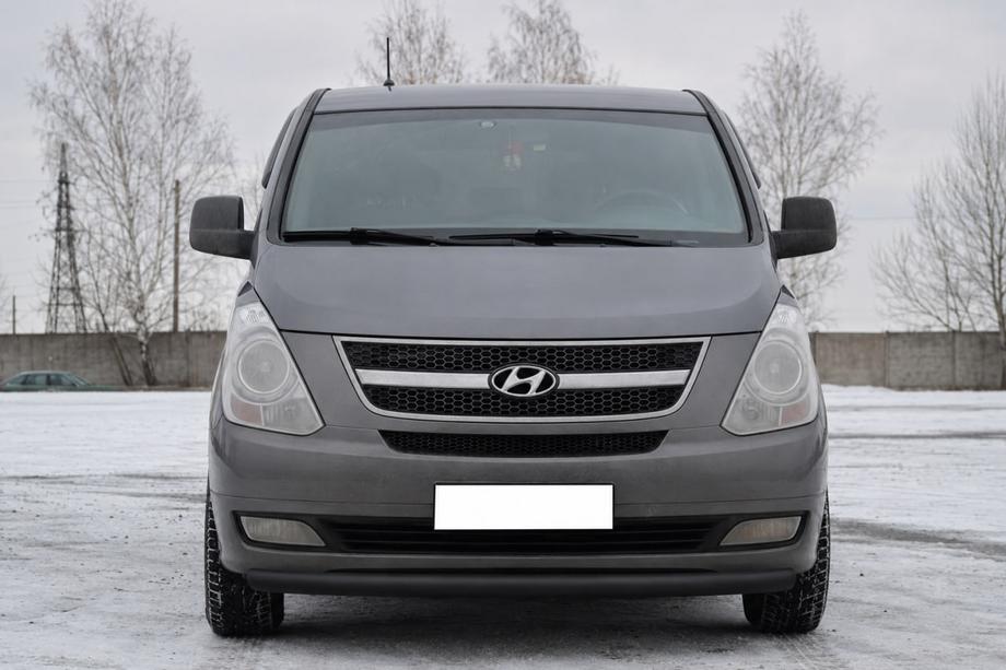 Hyundai H300, H1, Starex 2008–2020 Voorbumperbescherming ST008 Black (RVS) Image