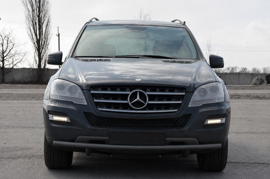 Mercedes ML W164 2005–2011 Voorbumperbescherming ST008 Black (RVS) Image