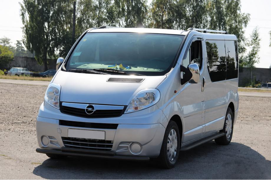 Opel Vivaro 2001–2015 Frontbeschermbeugel ST014 Black (RVS) Image