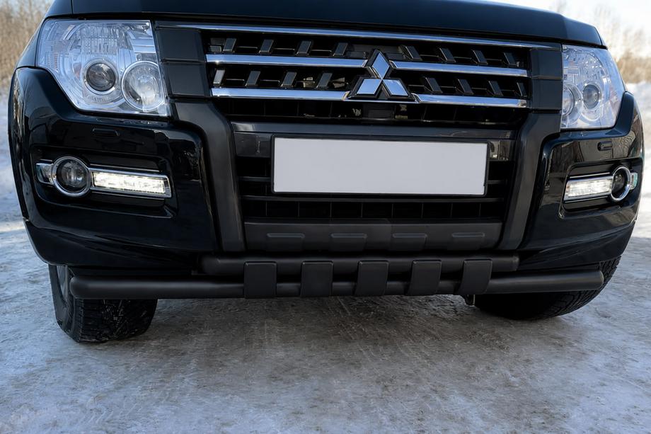 Mitsubishi Pajero Wagon IV 2006–2021 Voorbumperbeschermer ST015 Black (RVS) Image