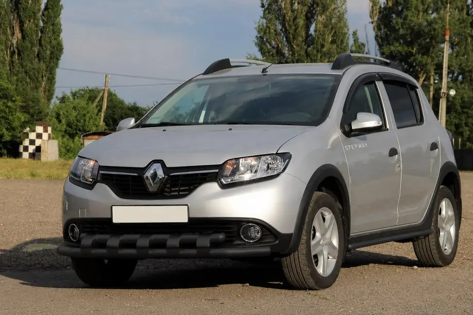 Renault Sandero 2013–2022 Bullbar ST015 Black (RVS) Image
