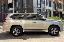 Lexus LX570/450d 2008–2022 Sierlijst achterbumper/spatbord 2016-2021 (onder het achterlicht) Links (spuitklaar) foto 1