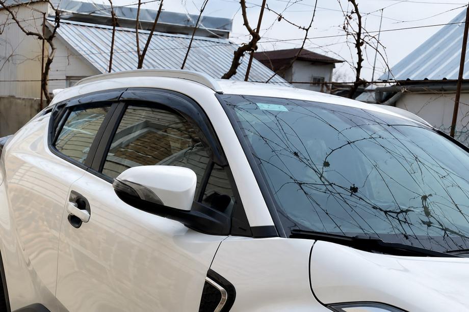 Toyota C-HR 2016–2023 Geïntegreerde dakrails grijs OEM (ABS-kunststof, montage met lijm) Foto 1