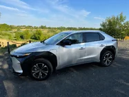 Toyota bZ4X 2022– Geïntegreerde grijze OEM dakrails (aluminium) foto 1