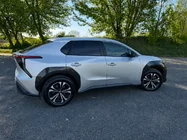 Toyota bZ4X 2022– Geïntegreerde grijze OEM dakrails (aluminium) foto 2