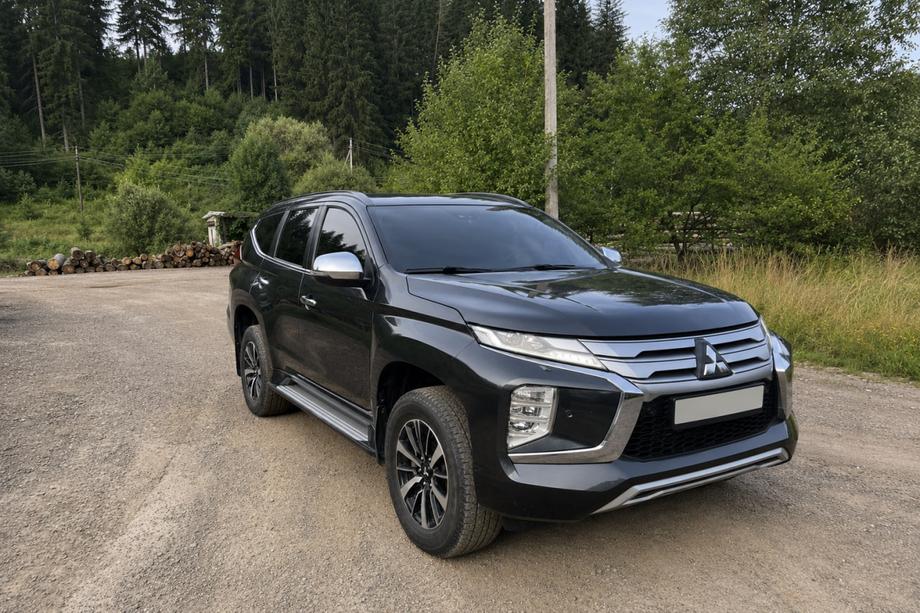 Mitsubishi Pajero Sport 2015– Geïntegreerde dakrails zwart OEM (2019-, aluminium) Image