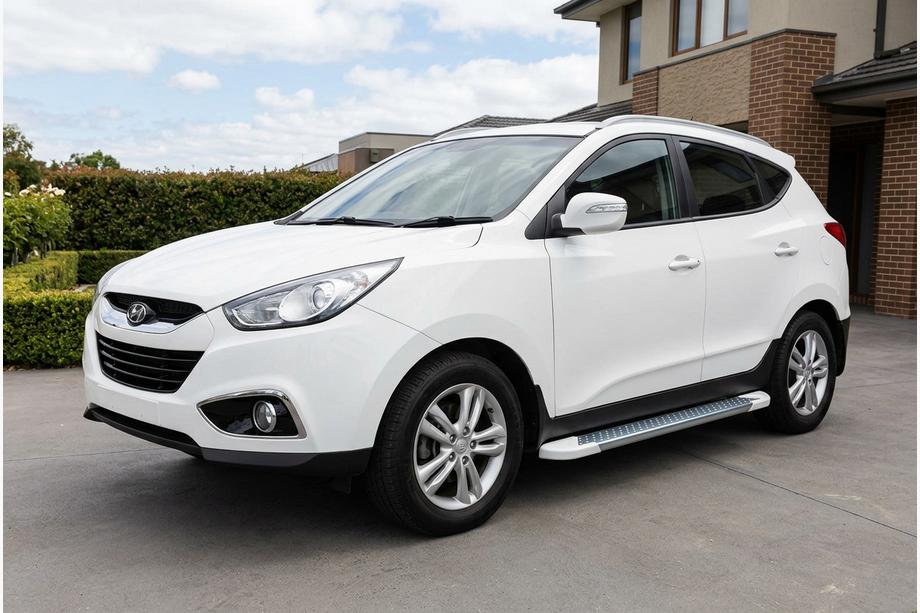 Hyundai IX-35 2010–2015 Side steps Allmond White (2 st., aluminium) Image