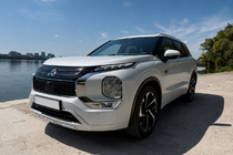Mitsubishi Outlander 2021– Geïntegreerde grijze OEM dakrails (aluminium) foto 2