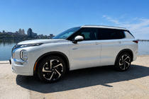 Mitsubishi Outlander 2021– Geïntegreerde grijze OEM dakrails (aluminium) foto 1