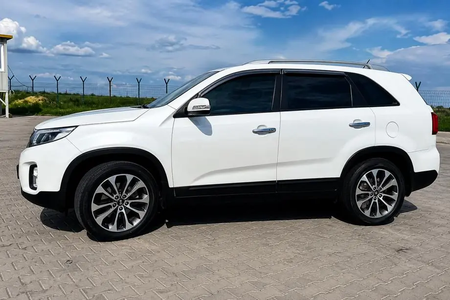Kia Sorento II XM 2009–2014 Grijze OEM dakrails (aluminium, montage met lijm) Image