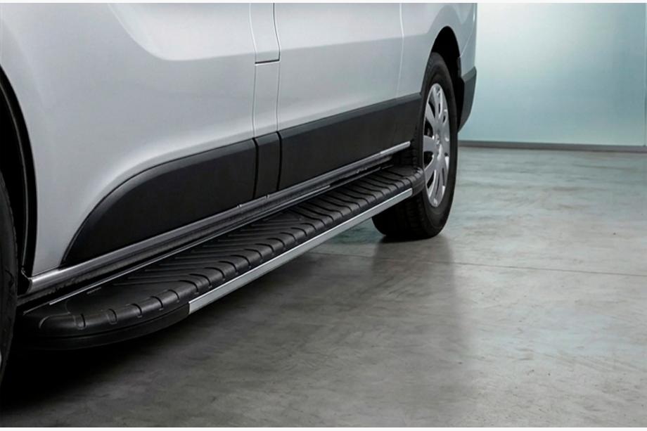 Renault Trafic 2001–2015 Bosphorus Grey zijsteps (set van 2, aluminium) Foto 1