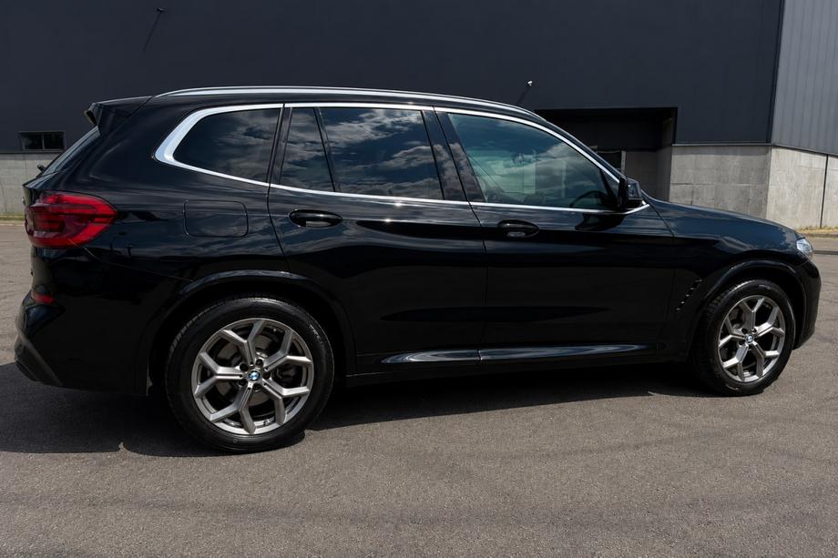 BMW X3 G01 2018– Geïntegreerde dakrails chroom OEM (aluminium, montage met lijm) Foto 2