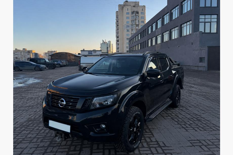 Nissan Navara/NP300 2016– Zwarte OEM dakrails (ABS-kunststof, montage met lijm) Foto 2