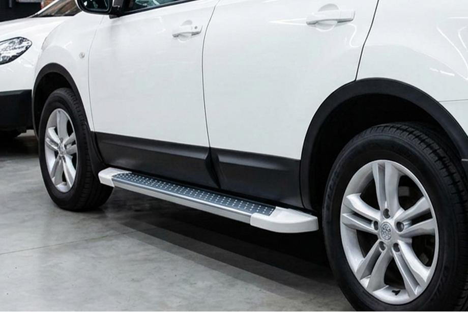 Nissan Qashqai 2014–2021 Side steps Allmond White (2 st., aluminium) Image