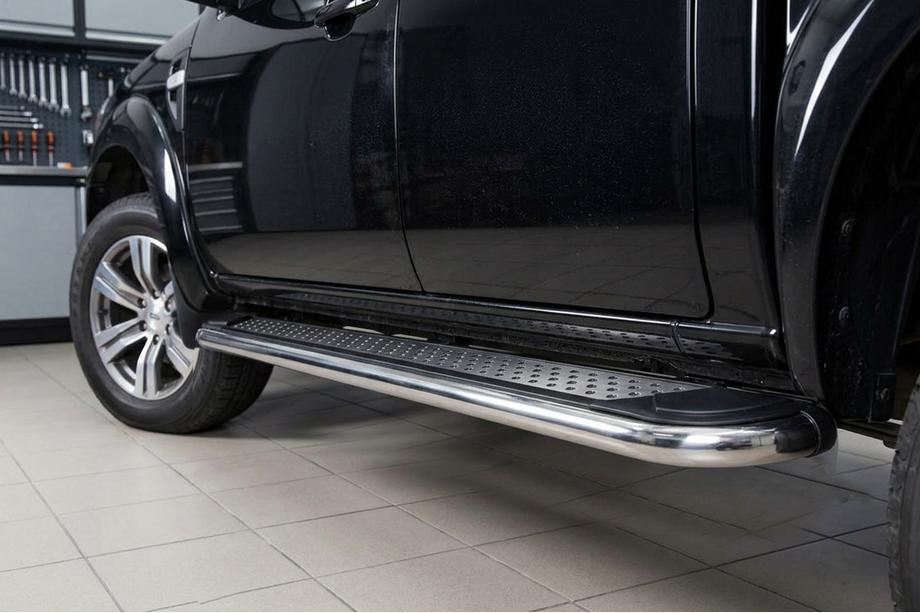 Mazda BT-50 2007–2012 Maydos V2 side steps (2 st., RVS) Image