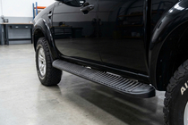 Mazda BT-50 2007–2012 Side steps Tayga Black (2 stuks, aluminium) foto 1
