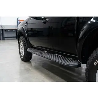 Side steps Tayga Black (2 stuks, aluminium) Mazda BT-50 2007–2012 foto 1