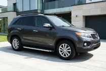 Kia Sorento II XM 2009–2014 BlackLine side steps (2 stuks, aluminium) foto 1