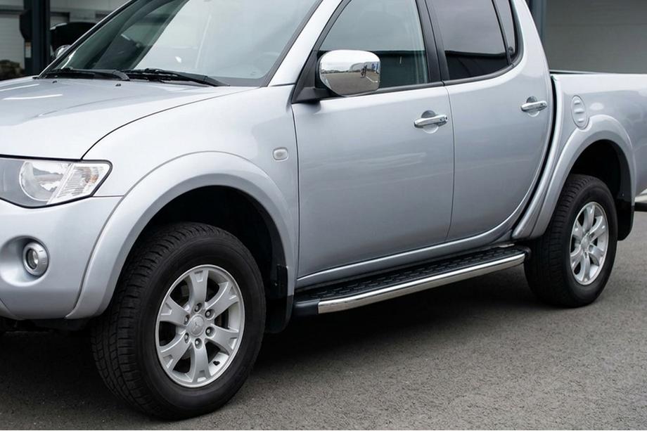 Mitsubishi L200 2006–2015 BlackLine side steps (2 stuks, aluminium) Image