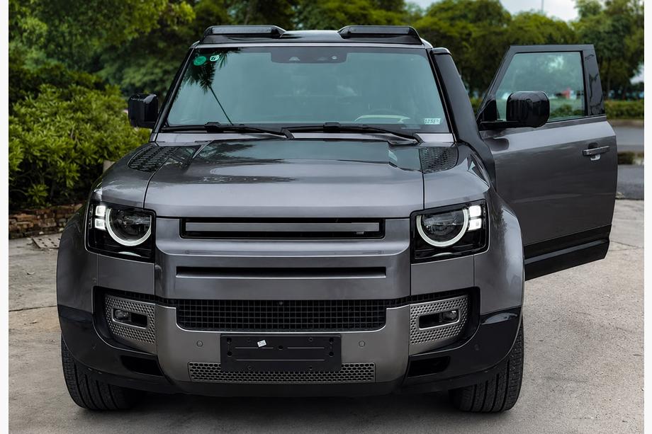 Land Rover Defender 2019– Voorruit zonneklep met 2 LED Foto 1