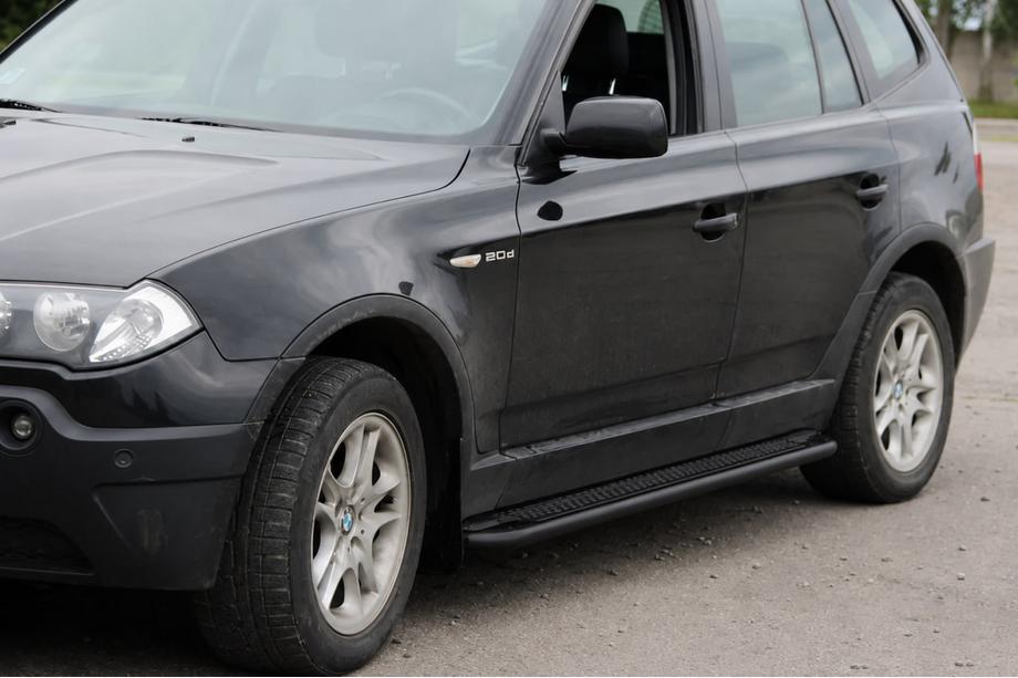BMW X3 E83 2003–2010 Side steps KB001 Black (RVS) Image