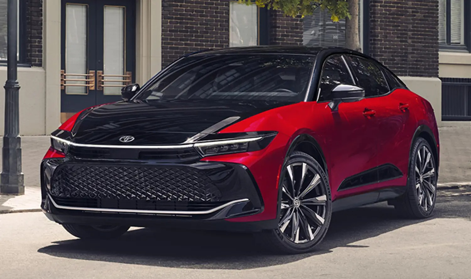Toyota Crown 2027: nieuwe THS 5-hybride, vierwielaandrijving en vernieuwd design