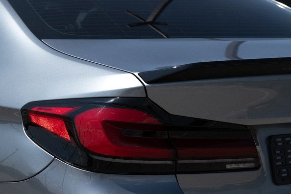 Van een standaard BMW G30 naar M5 Competition 2021: wat is gemonteerd Foto 17