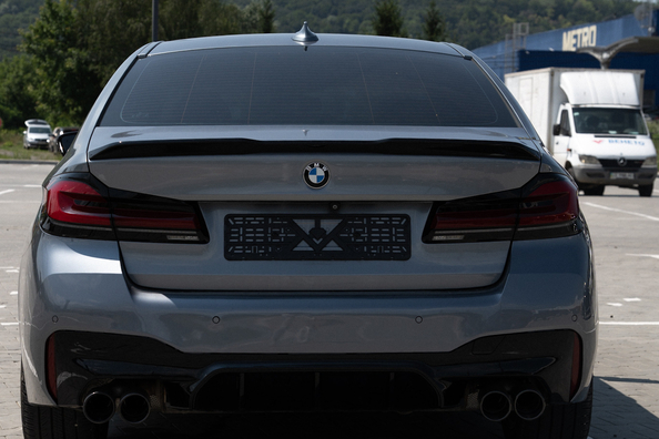 Van een standaard BMW G30 naar M5 Competition 2021: wat is gemonteerd Foto 7