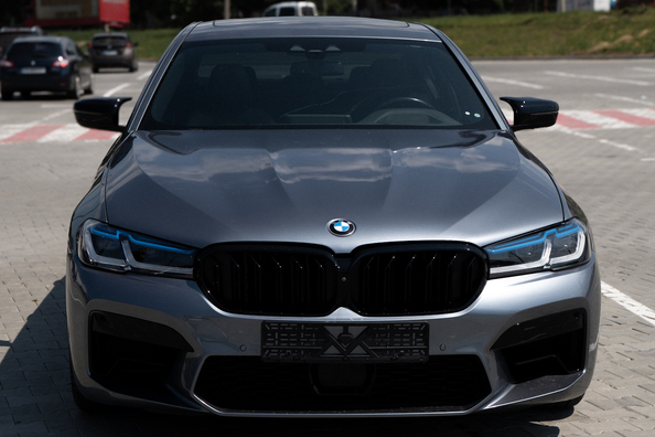 Van een standaard BMW G30 naar M5 Competition 2021: wat is gemonteerd Foto 1
