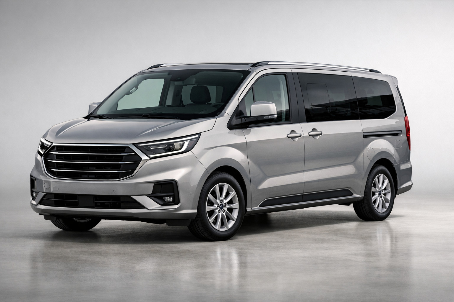 Review Ford Tourneo Custom 2024: moderne minivan voor werk en gezin