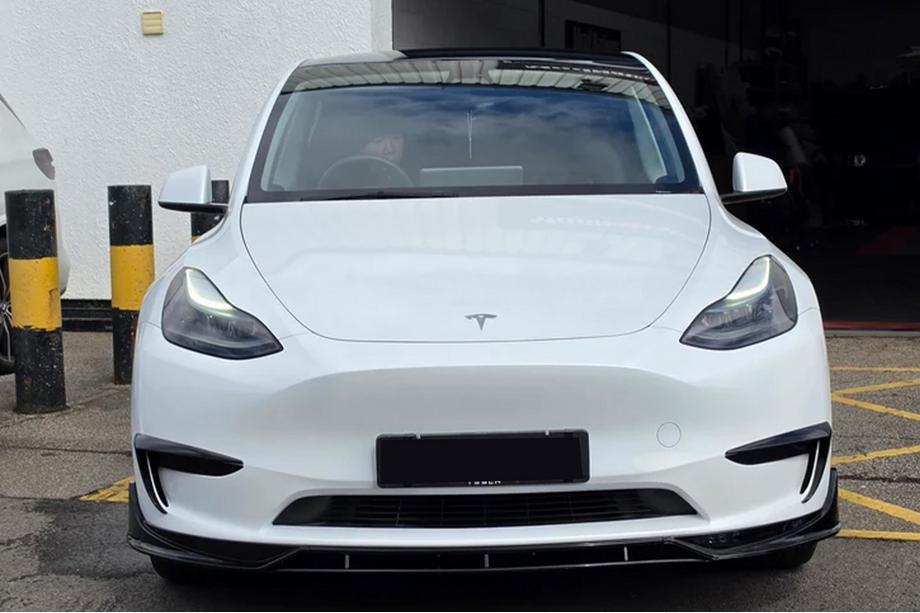 Tesla Model Y 2020– Front bumper lip Lip Fast (voor 2020-2024) Image